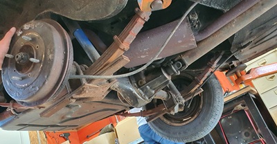 Le pont arrière de notre Simca Aronde Elysée Le pont arrière de notre Simca Aronde Elysée