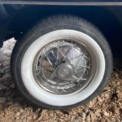 Garage SAVA rénove aussi les rayons de l'enjoliveur de roue Garage SAVA rénove aussi les rayons de l'enjoliveur de roue