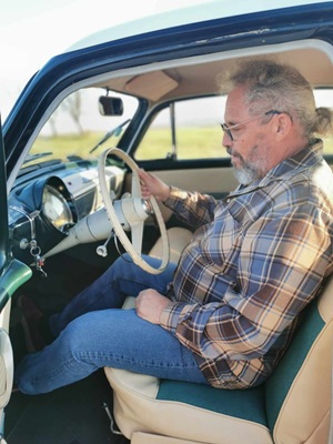Simca Aronde Elysée, un propriétaire heureux Simca Aronde Elysée, un propriétaire heureux