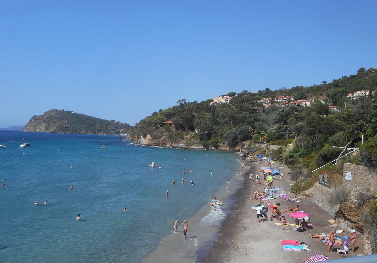 Le Rayol-Canadel-sur-Mer La plage du Canadel au Rayol-Canadel-sur-Mer